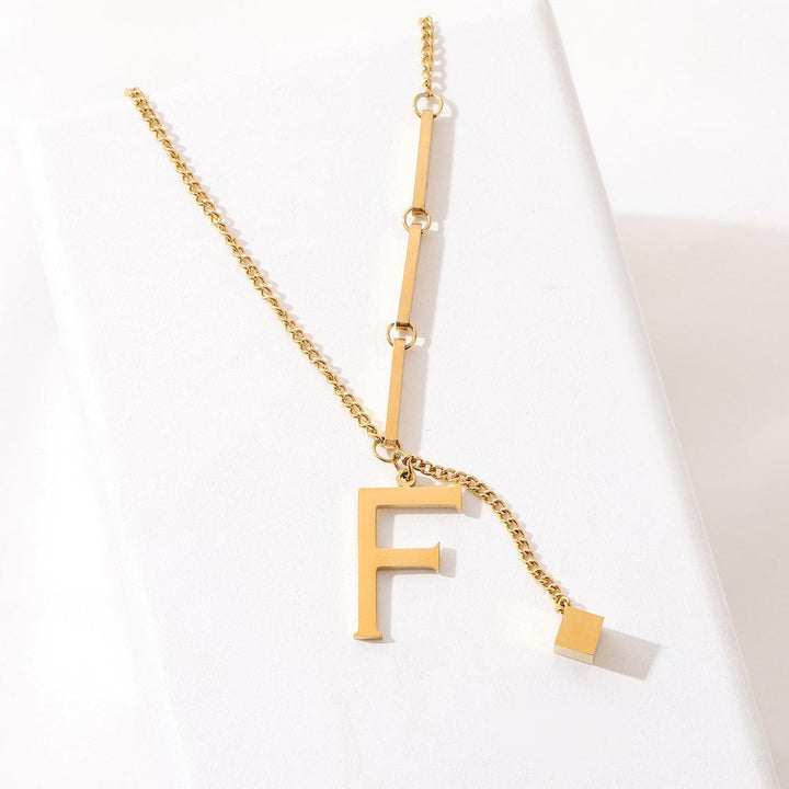 Collar Letra