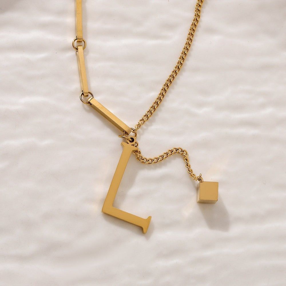 Collar Letra