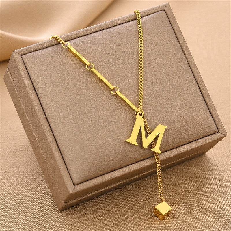 Collar Letra