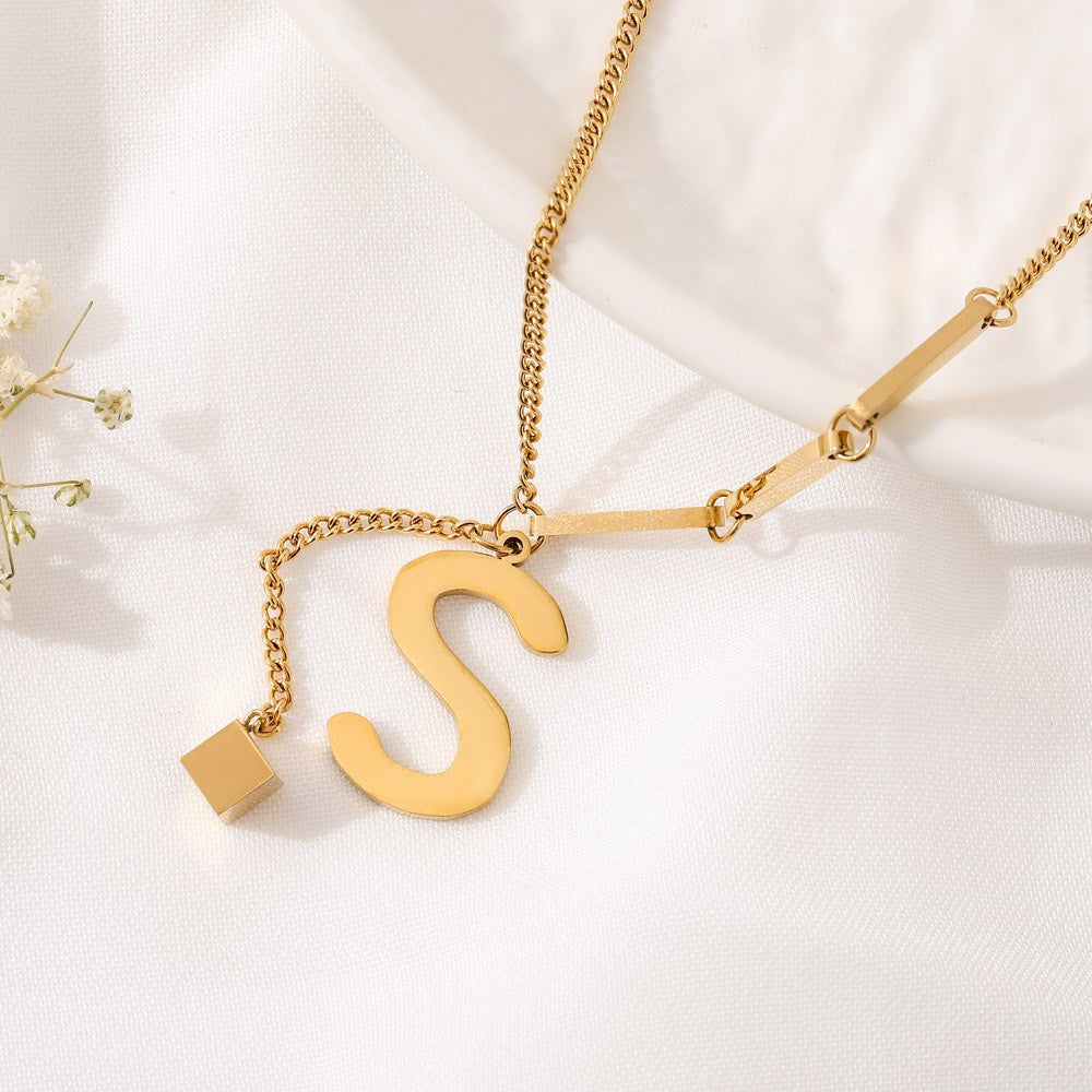 Collar Letra