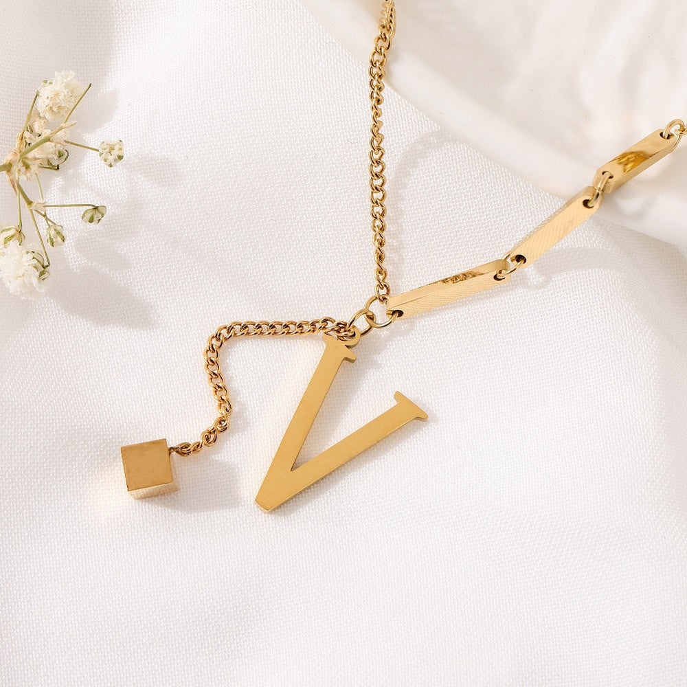 Collar Letra