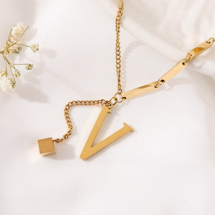 Collar Letra